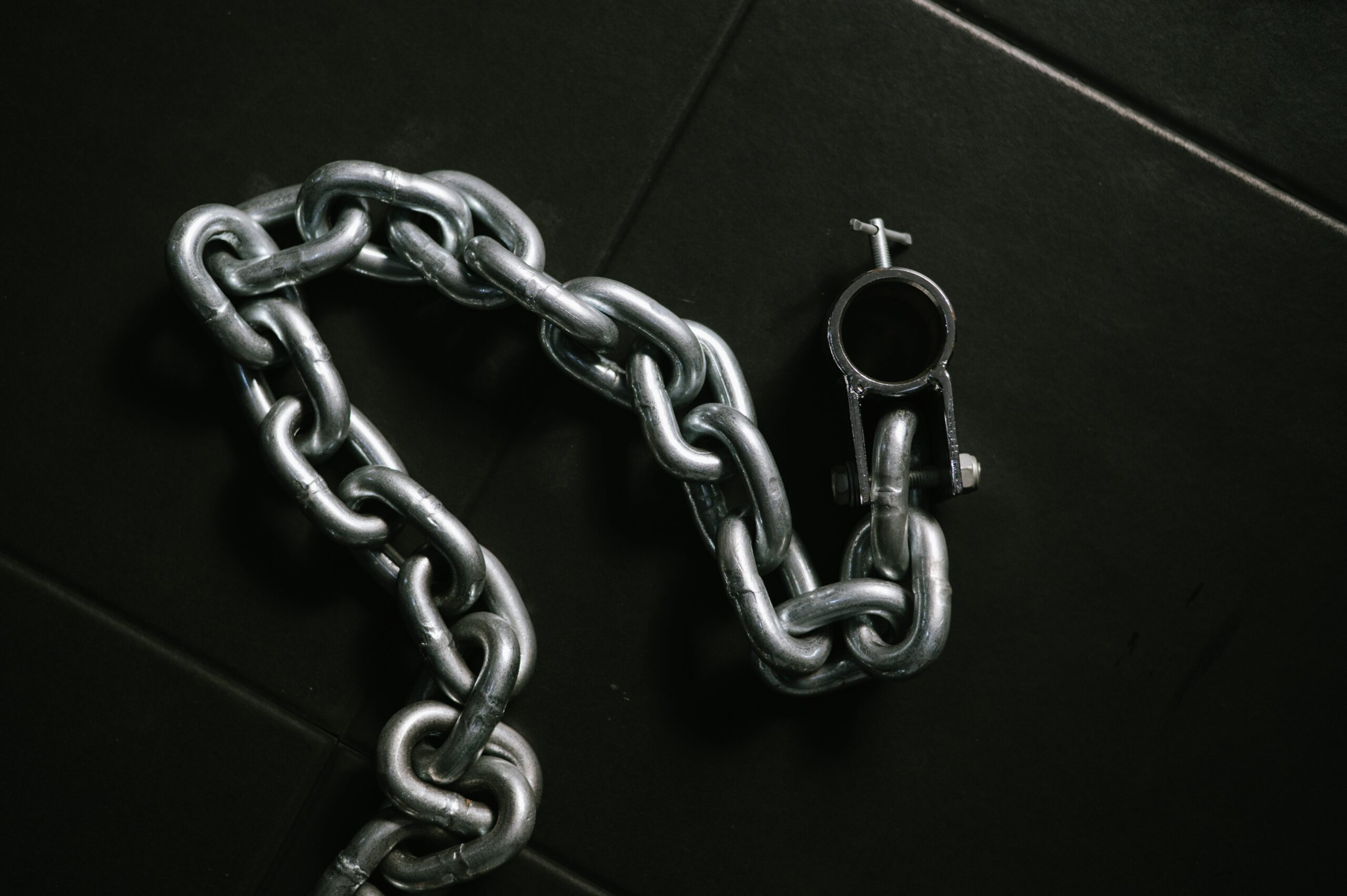 Metal chain representing the charge of criminal harassment and how to defend oneself.